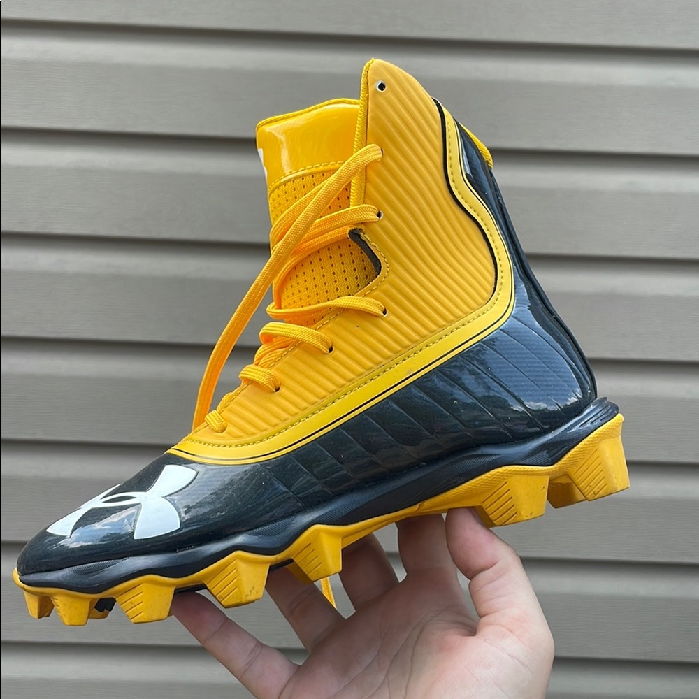 Under Armour Yellow and Black Athletic Shoes